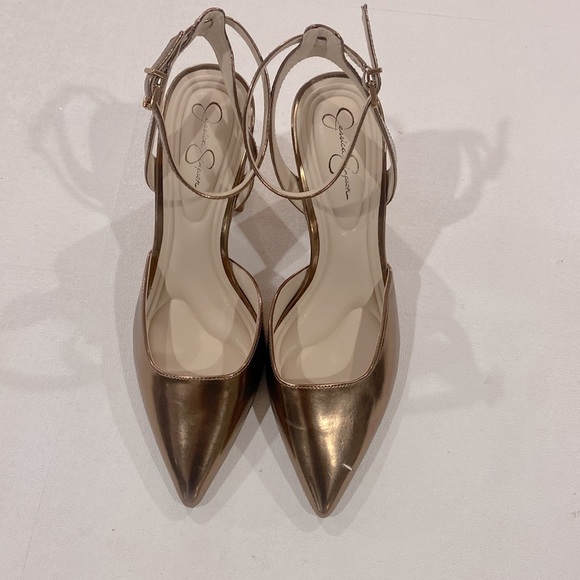 Jessica Simpson Women’s Nazela Pointed Toe Pump - Picture 3 of 8